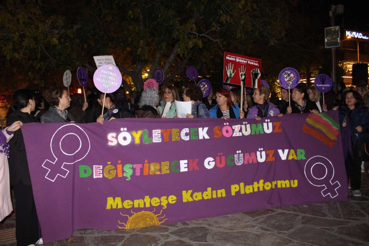 Menteşe Kadın Platformu, 25 Kasım’da Sokakları Doldurdu: “Dünya Yerinden Oynar, Kadınlar Özgür Olsa!” 10